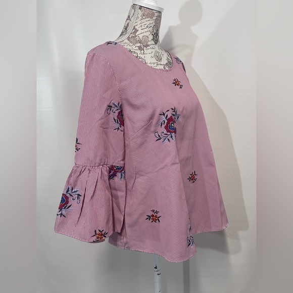 NINE WEST Red and white stripe with embroidered floral design top size L - Picture 8 of 14